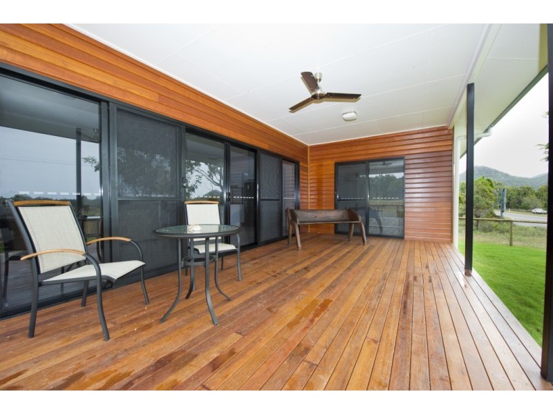 94 Gifford Street, Magnetic Island QLD 4819