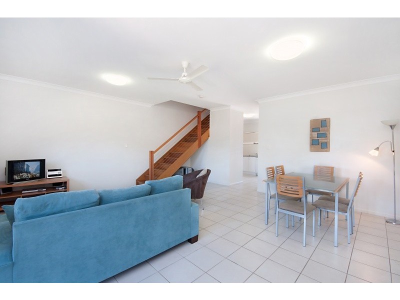 2/53-55 Kings Rd, Pimlico QLD 4812
