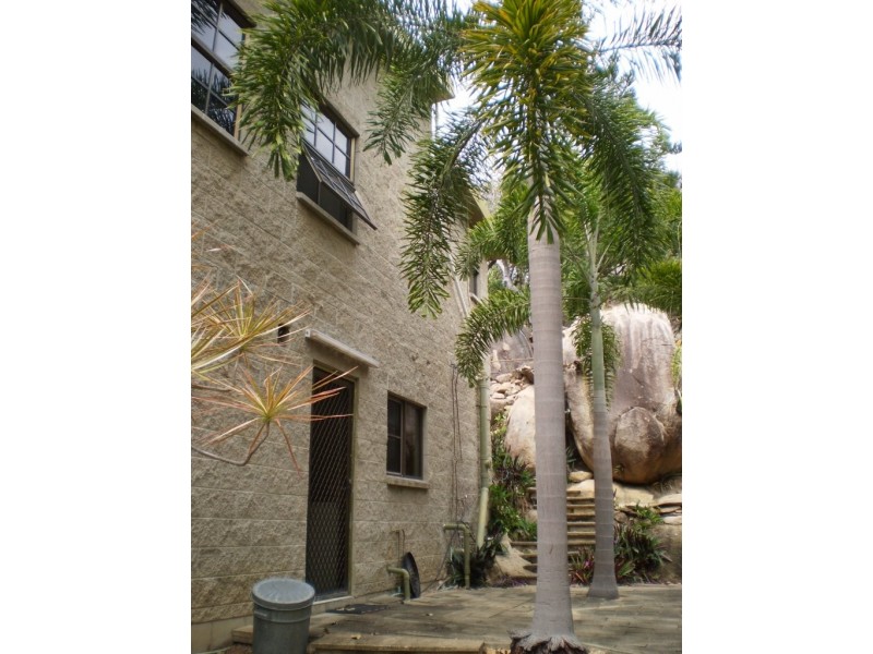 15 Boulder Court, Magnetic Island QLD 4819