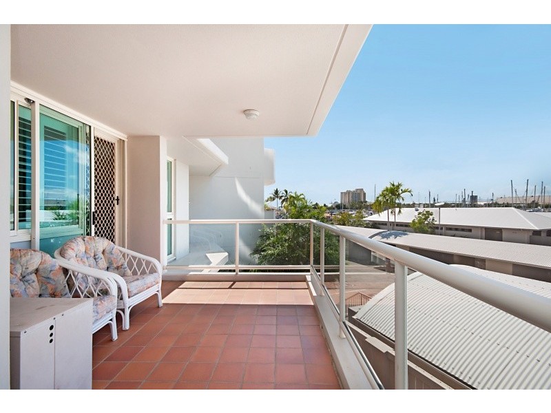 22/7 Mariners Drive, Townsville City QLD 4810