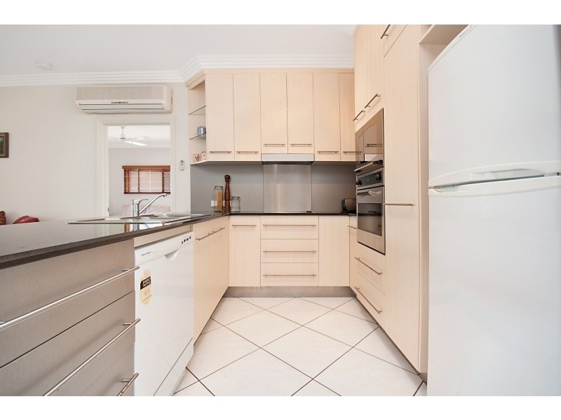 10/16 Sir Leslie Thiess Drive, Townsville City QLD 4810