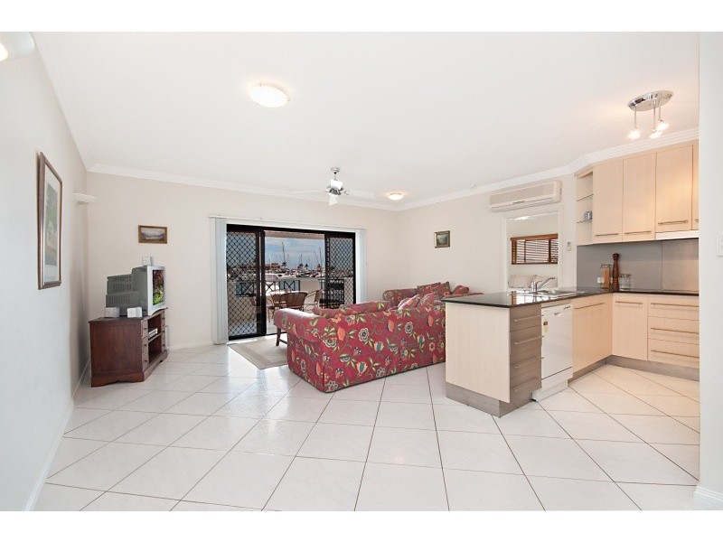 10/16 Sir Leslie Thiess Drive, Townsville City QLD 4810