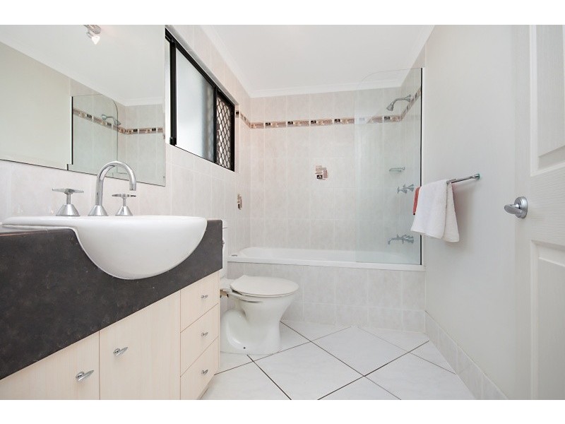 10/16 Sir Leslie Thiess Drive, Townsville City QLD 4810