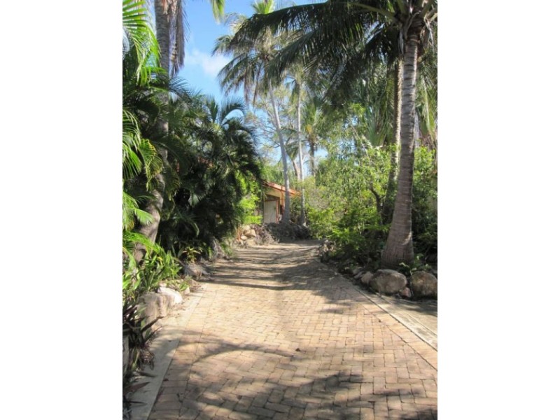 7-11 Olympus Crescent, Arcadia, Magnetic Island QLD 4819