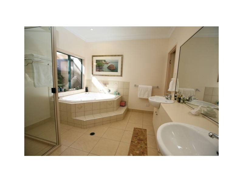 1 Apjohn Street, Magnetic Island QLD 4819