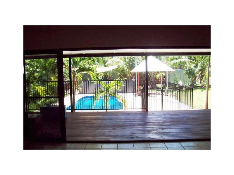 8 Colleen Street, Magnetic Island QLD 4819