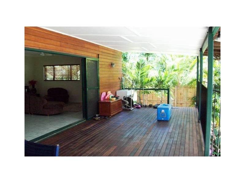 8 Colleen Street, Magnetic Island QLD 4819