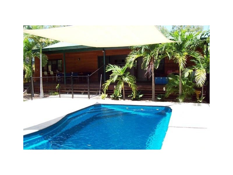 8 Colleen Street, Magnetic Island QLD 4819