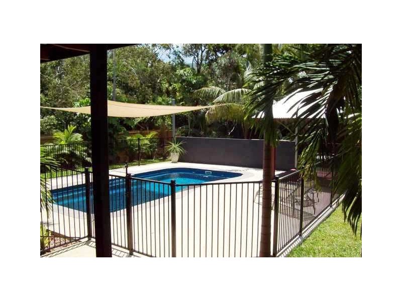 8 Colleen Street, Magnetic Island QLD 4819