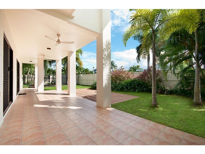 31/18 Sir Leslie Thiess Drive, Townsville QLD 4810