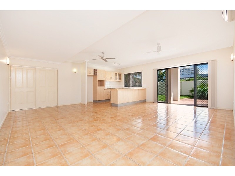 31/18 Sir Leslie Thiess Drive, Townsville QLD 4810