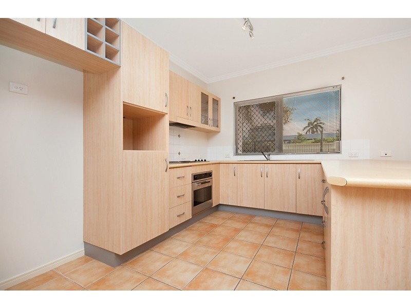 31/18 Sir Leslie Thiess Drive, Townsville QLD 4810