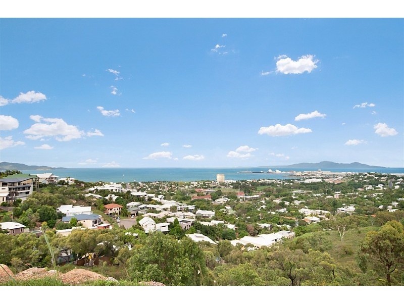 93 Yarrawonga Drive, Castle Hill QLD 4810