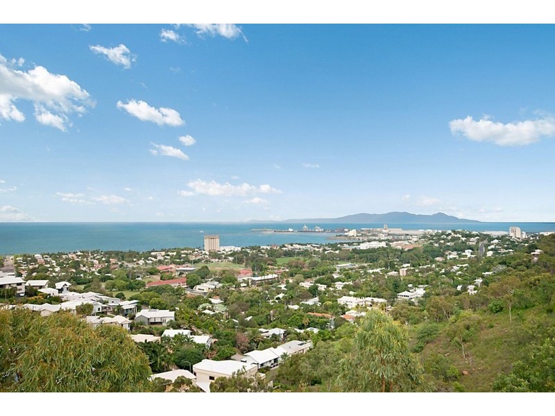 93 Yarrawonga Drive, Castle Hill QLD 4810