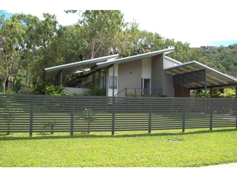 10 Serene Place Nelly Bay, Magnetic Island QLD 4819