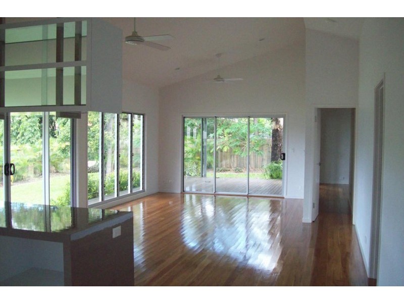 10 Serene Place Nelly Bay, Magnetic Island QLD 4819