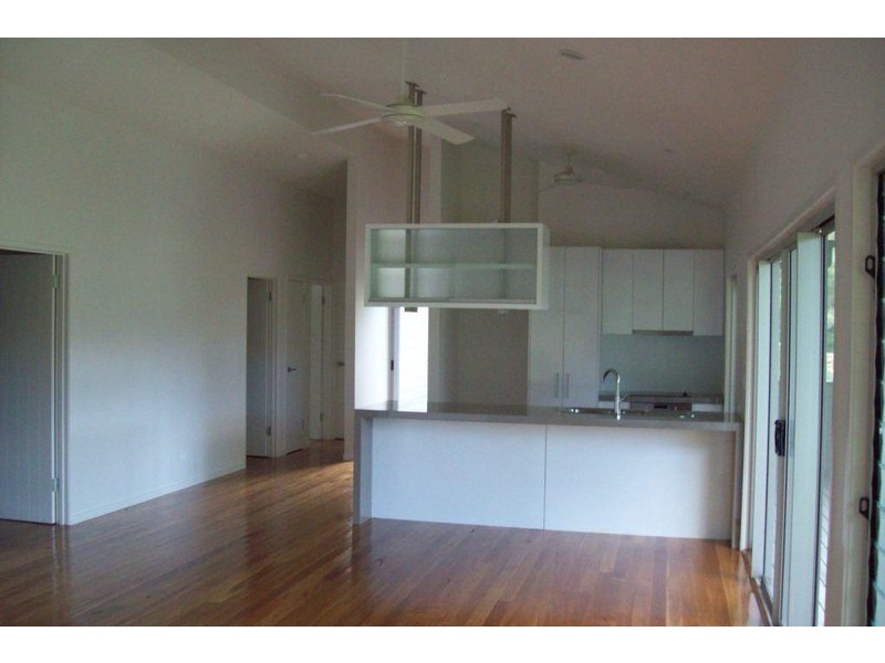 10 Serene Place Nelly Bay, Magnetic Island QLD 4819