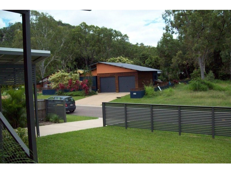 10 Serene Place Nelly Bay, Magnetic Island QLD 4819