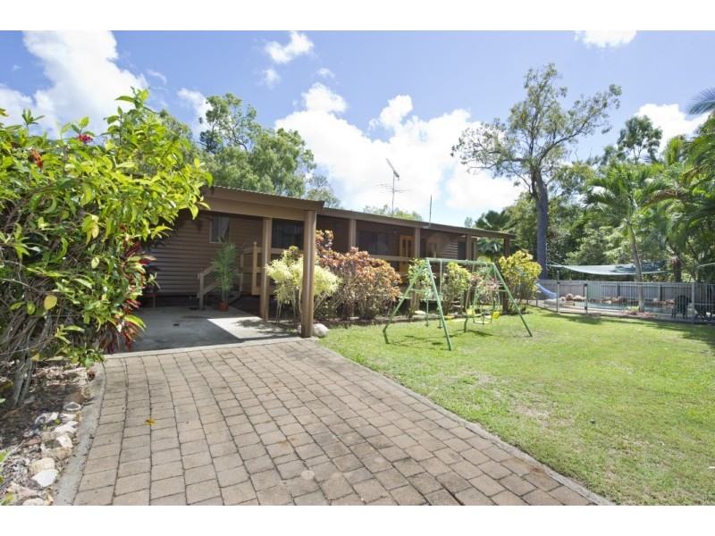 4 Trana Court Nelly Bay, Magnetic Island QLD 4819
