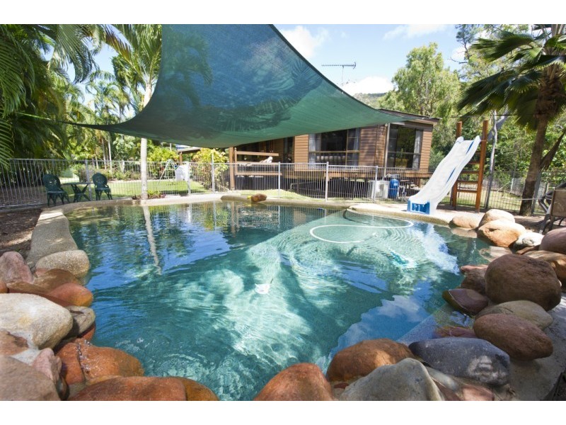4 Trana Court Nelly Bay, Magnetic Island QLD 4819