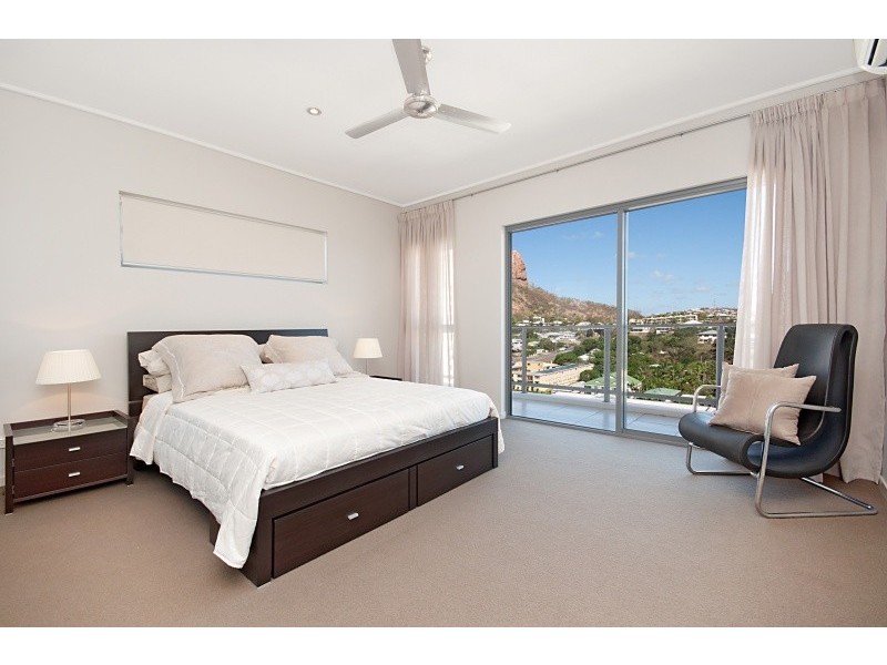 148 Walker Street, Townsville City QLD 4810