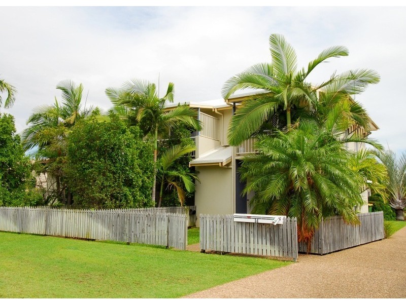 2/14  Tuffley Street, West End QLD 4810