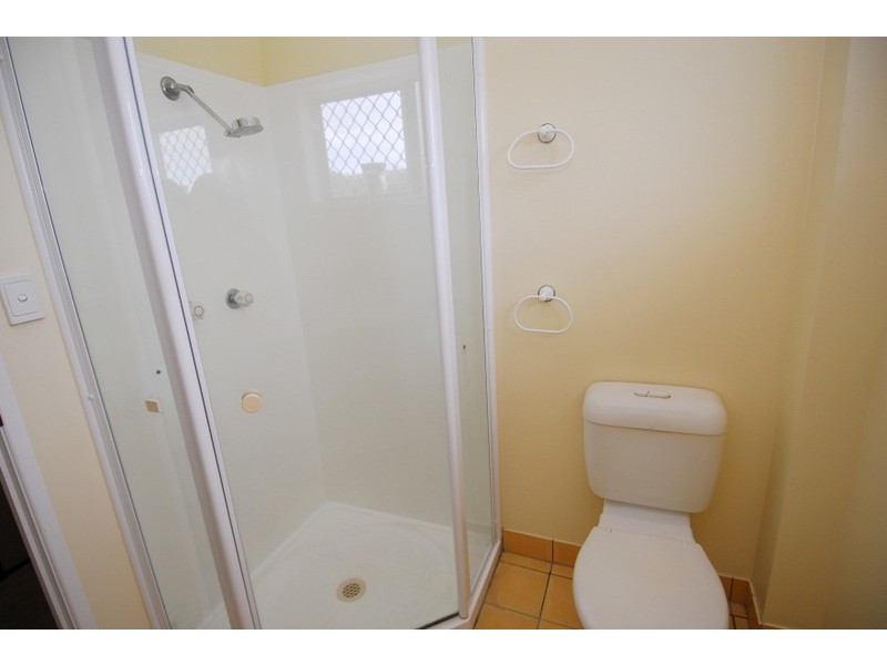 2/14  Tuffley Street, West End QLD 4810