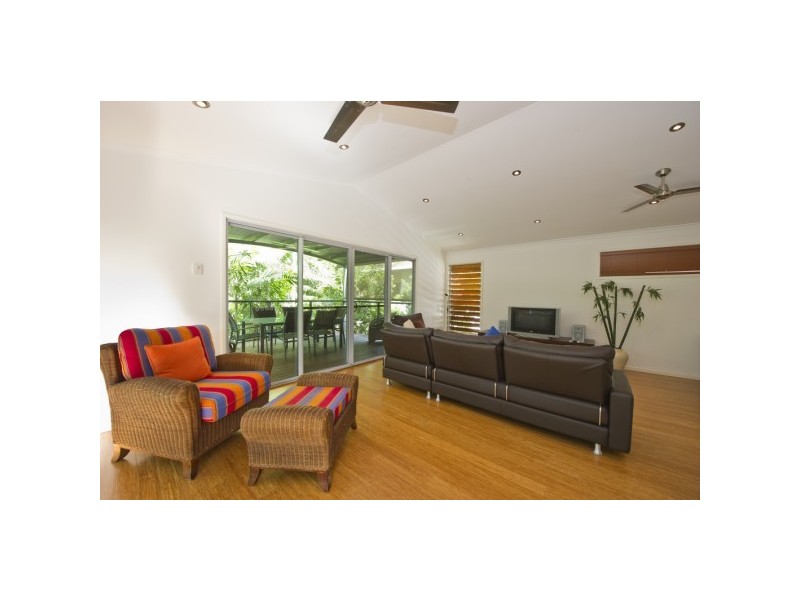 18 Yates Street, Nelly Bay, Magnetic Island QLD 4819