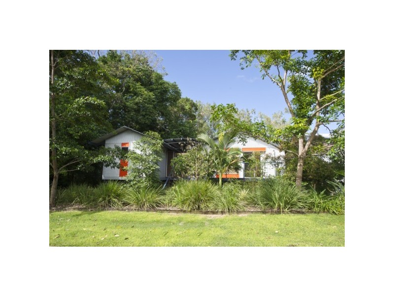 18 Yates Street, Nelly Bay, Magnetic Island QLD 4819