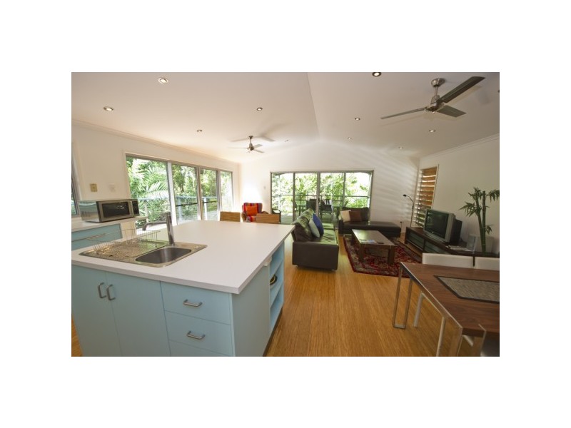 18 Yates Street, Nelly Bay, Magnetic Island QLD 4819