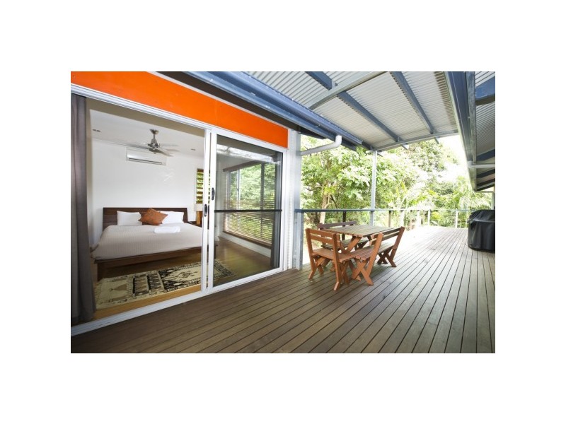 18 Yates Street, Nelly Bay, Magnetic Island QLD 4819