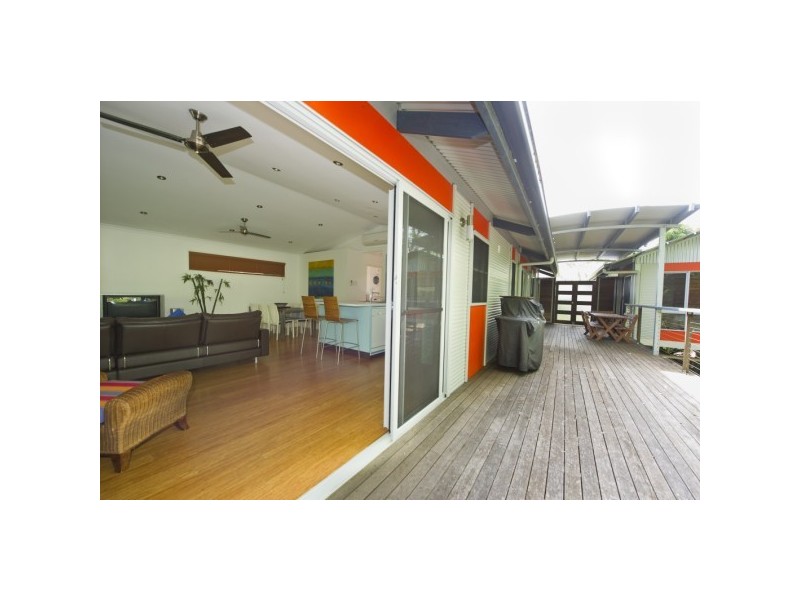 18 Yates Street, Nelly Bay, Magnetic Island QLD 4819