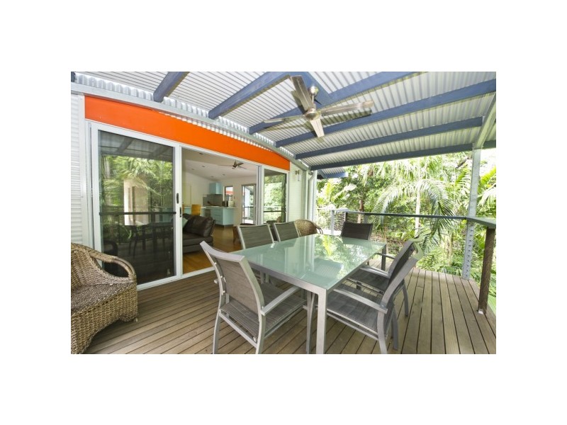 18 Yates Street, Nelly Bay, Magnetic Island QLD 4819