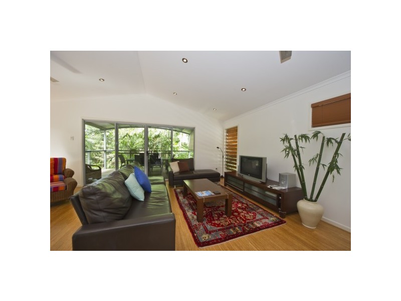 18 Yates Street, Nelly Bay, Magnetic Island QLD 4819