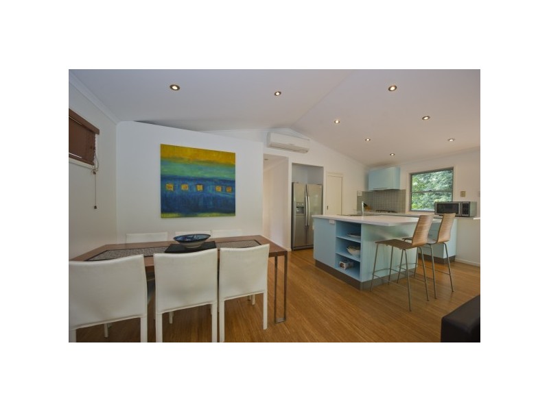 18 Yates Street, Nelly Bay, Magnetic Island QLD 4819