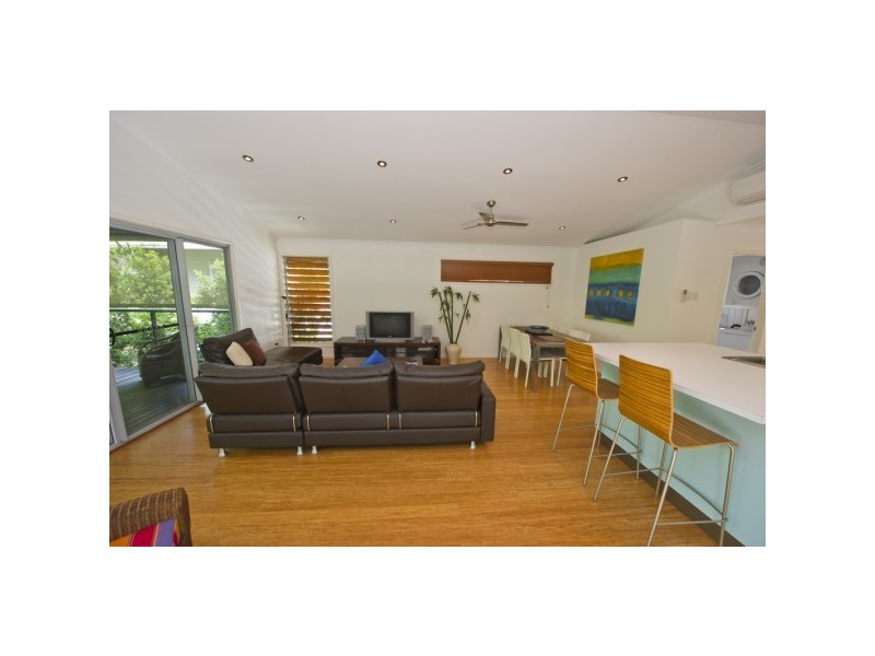18 Yates Street, Nelly Bay, Magnetic Island QLD 4819