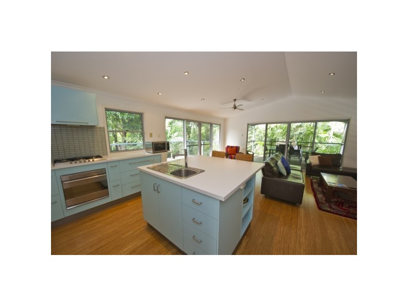 18 Yates Street, Nelly Bay, Magnetic Island QLD 4819