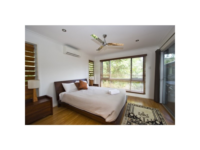 18 Yates Street, Nelly Bay, Magnetic Island QLD 4819