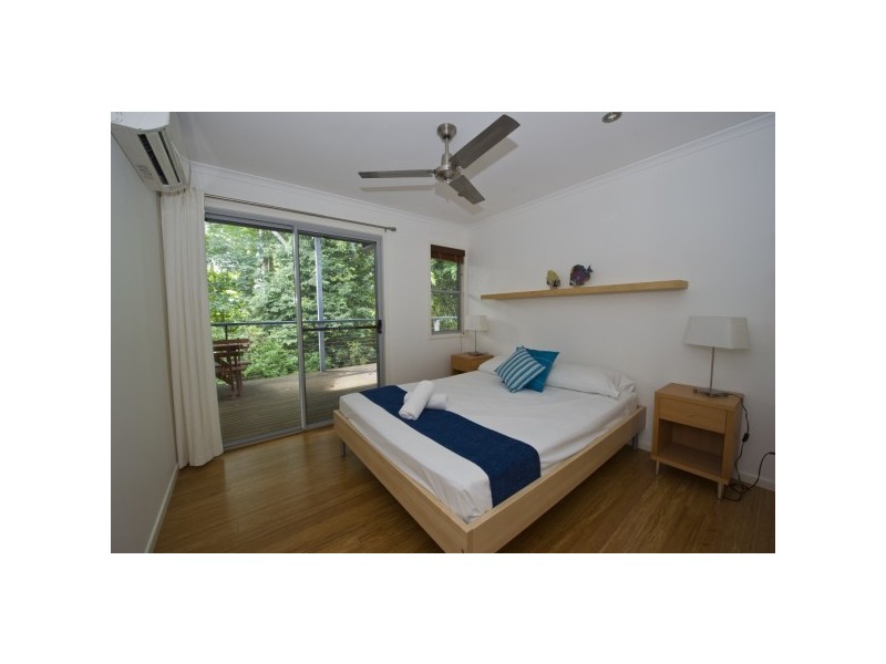 18 Yates Street, Nelly Bay, Magnetic Island QLD 4819