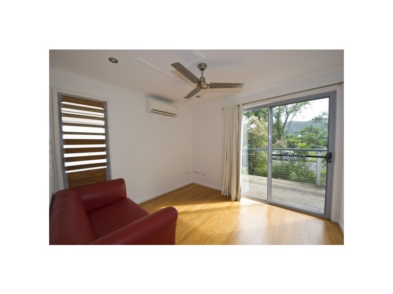 18 Yates Street, Nelly Bay, Magnetic Island QLD 4819