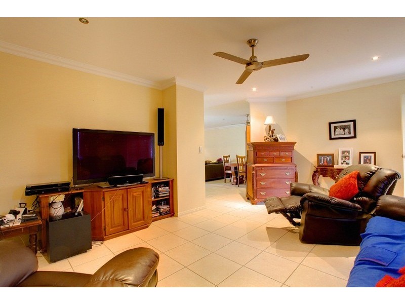 33 Mendi Drive, Bushland Beach QLD 4818