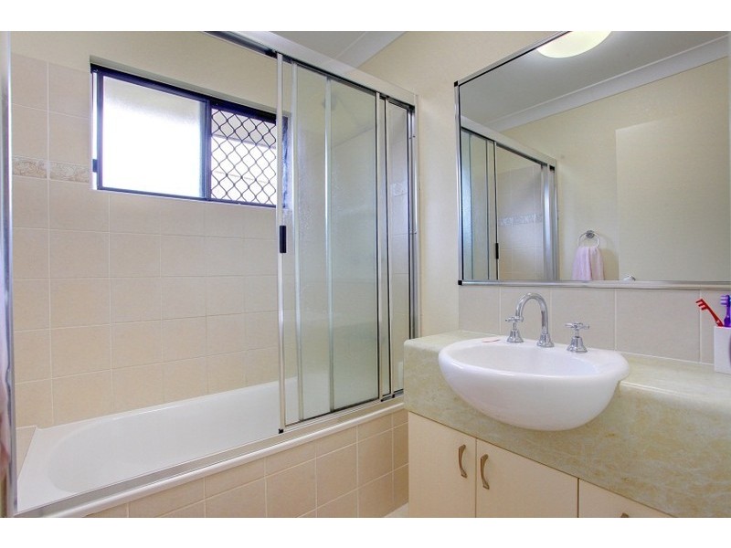 33 Mendi Drive, Bushland Beach QLD 4818