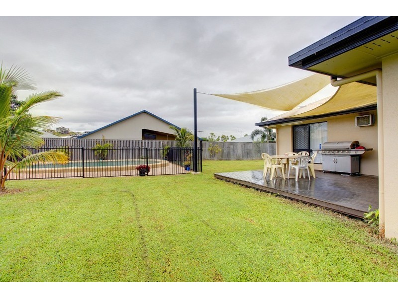 33 Mendi Drive, Bushland Beach QLD 4818