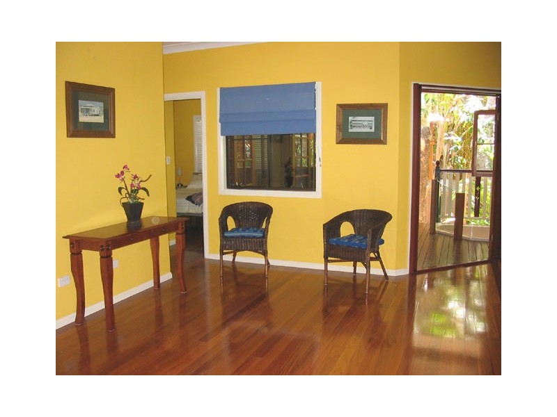 8 Appian Way, Arcadia, Magnetic Island QLD 4819