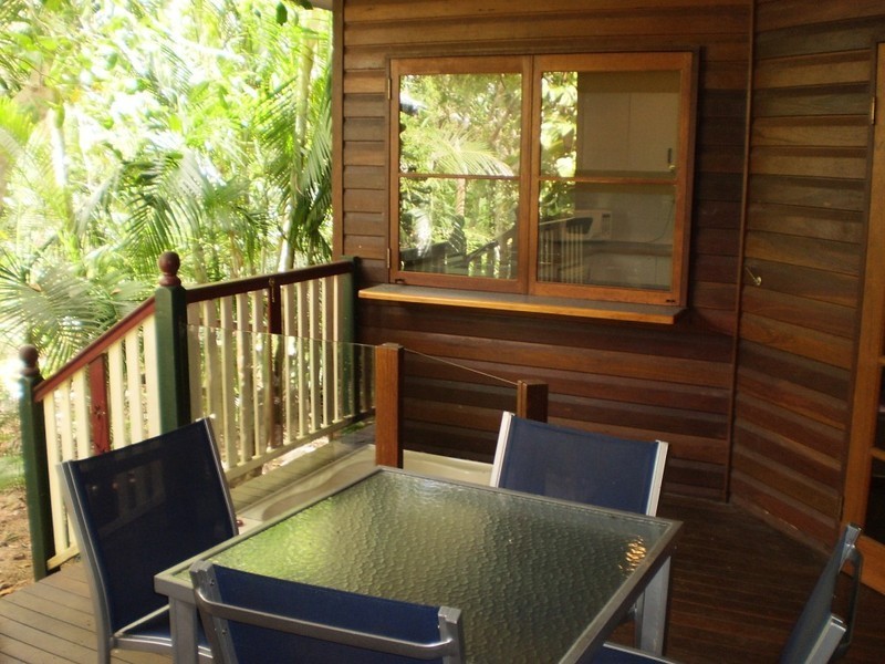 8 Appian Way, Arcadia, Magnetic Island QLD 4819