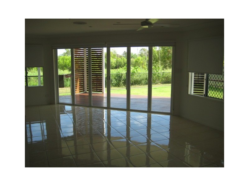 3 Nina Pocket, Bushland Beach QLD 4818