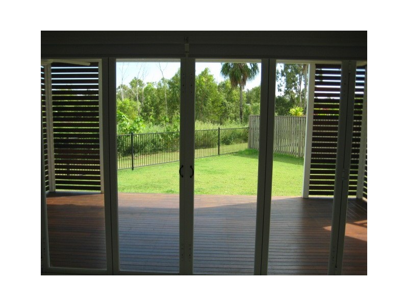 3 Nina Pocket, Bushland Beach QLD 4818