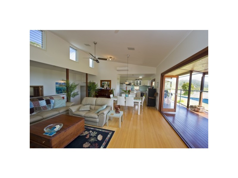 19 Wallaby Way HORSESHOE BAY, Magnetic Island QLD 4819
