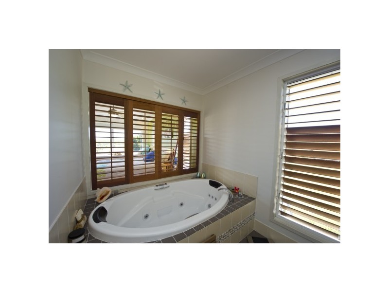 19 Wallaby Way HORSESHOE BAY, Magnetic Island QLD 4819