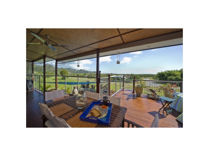 19 Wallaby Way HORSESHOE BAY, Magnetic Island QLD 4819